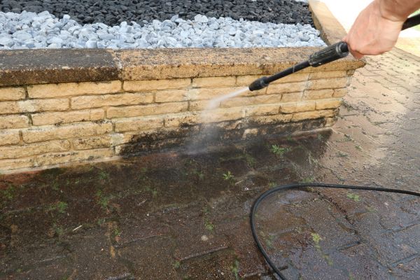 Cost of Retaining Wall Power Washing in Manassas