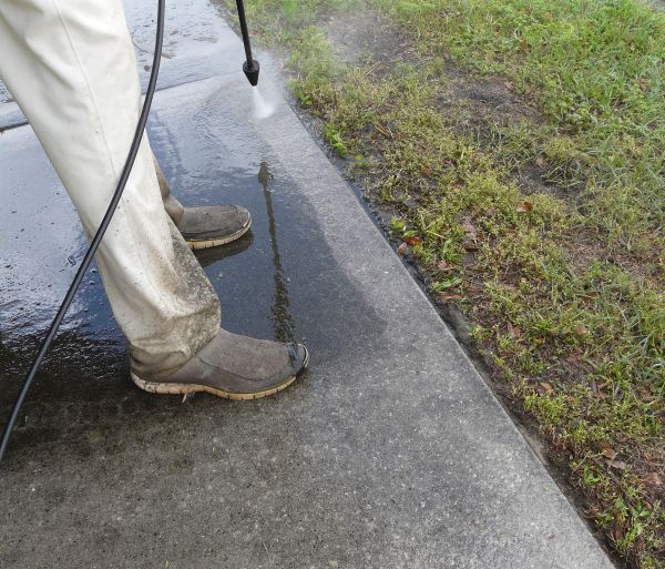 Cost of Concrete Slab Powerwashing in Manassas